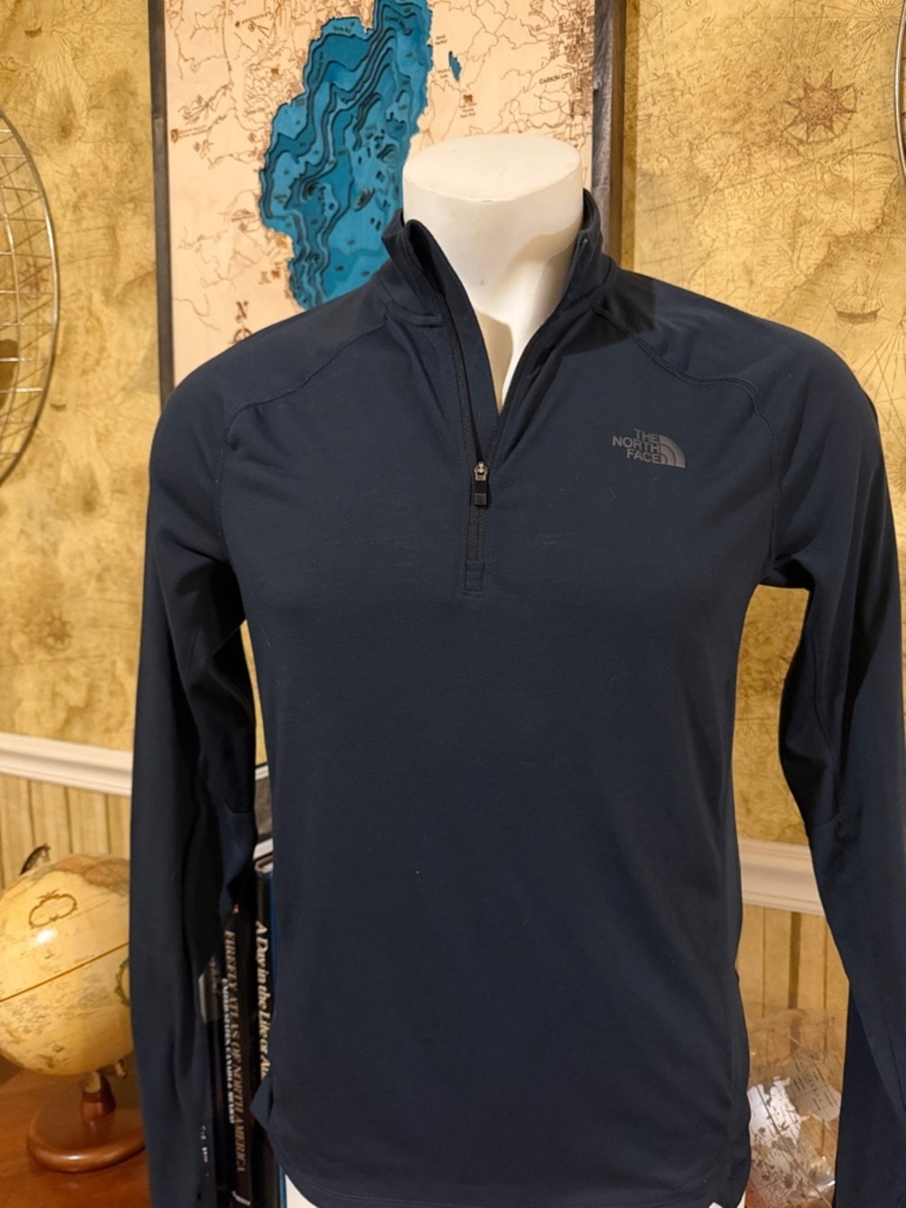 The North Face Men's Dark Navy/Black Quarter-Zip Pullover small